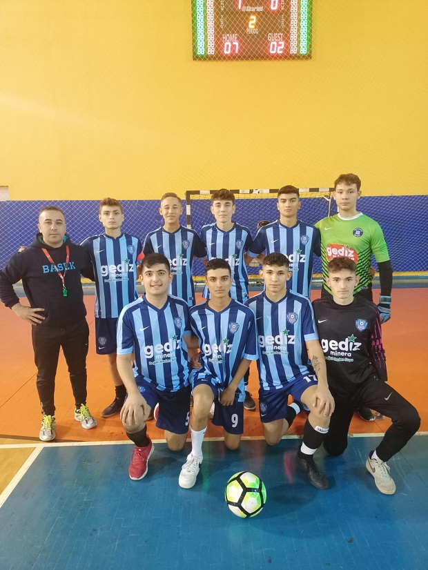 Batıanadolu Okulları futbol takımımız ilk maçına galibi