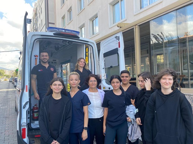 Okulumuzun sağlık alanı öğrencileri Central Hospital’i 