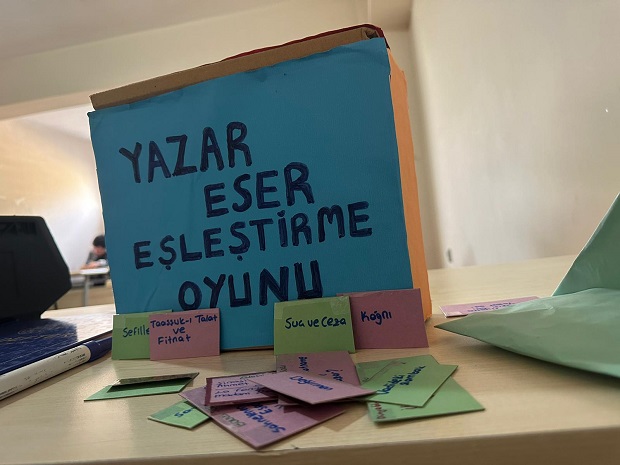Yazar-Eser Eşleştirme Oyunu